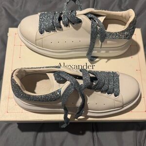Alexander McQueen White Sneakers with Glittery Blue Laces 40.5